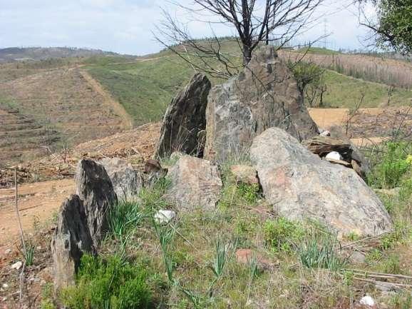 implantação de Vilas Ruivas e que seria baseado em cabanas dispersas construídas em materiais perecíveis.