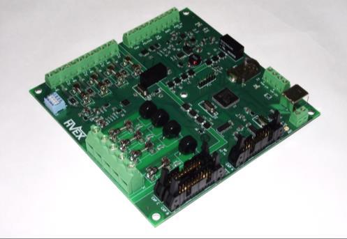 Compensador de Fator de Potência Vantagens Controle integrado, placa com microprocessador de alto