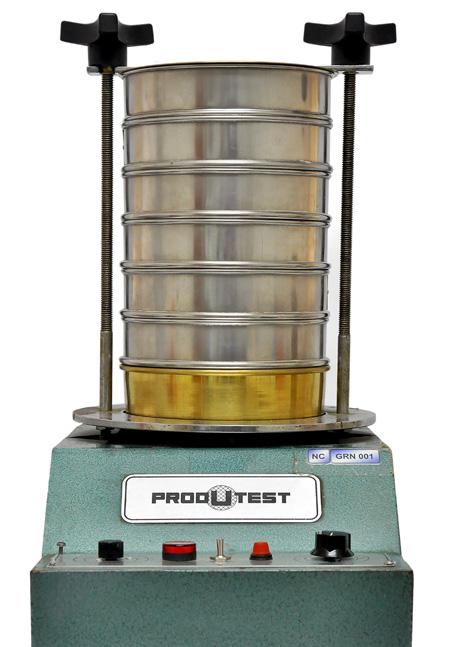 específicos (Figura 2): Estufa para secagem da amostra a 120ºC (A); Equipamento agitador de peneiras (B); Conjunto de peneiras ABNT (C); Balança com precisão de 0,1g; ar comprimido ou pincéis