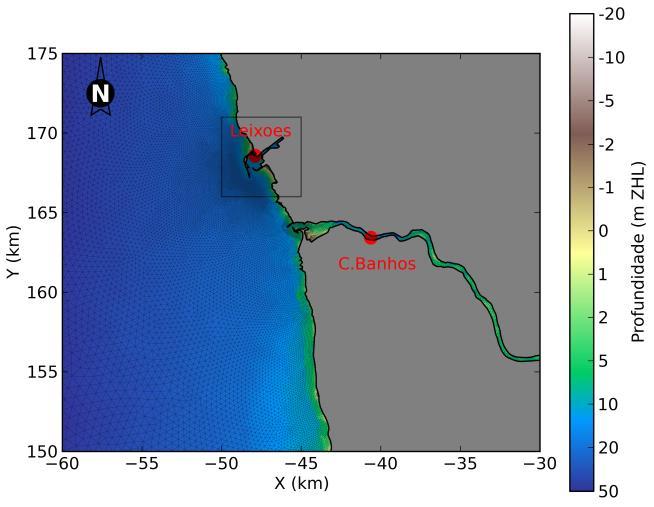 Implementação e validação do modelo Malha de cálculo A malha de cálculo desenvolvida, com cerca de 60 000 nós, inclui uma zona costeira, aproximadamente