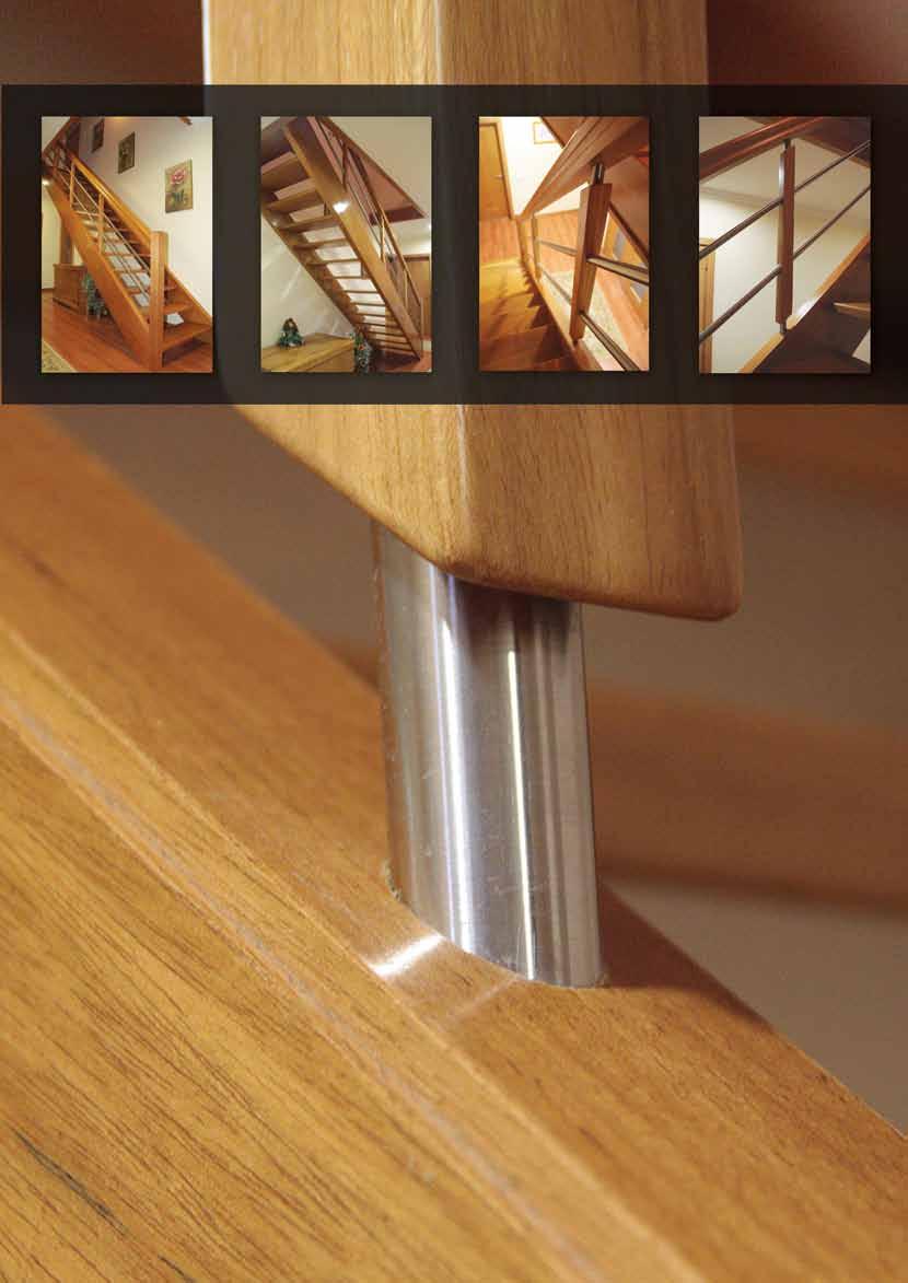 Direita 10 Escada Direita em madeira de tauari com laterais.