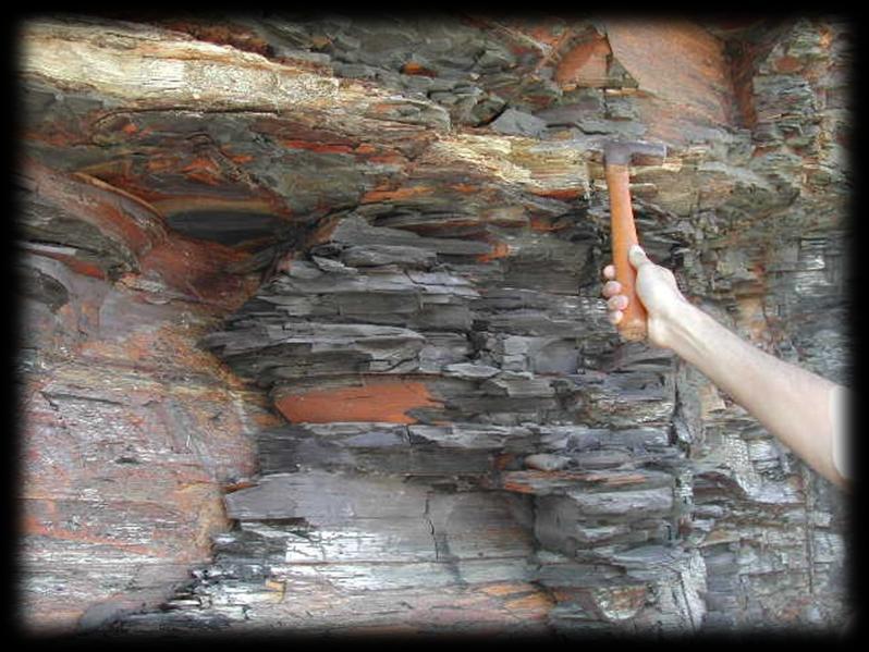 MECÂNICA DAS ROCHAS: Conhecimentos abrangidos Comportamento mecânico das rochas quando submetidos a esforços Mecanismos de