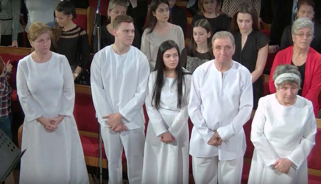 Botezul a fost oficiat de pastorul Oktavijan Zarija din Pancevo, Serbia.