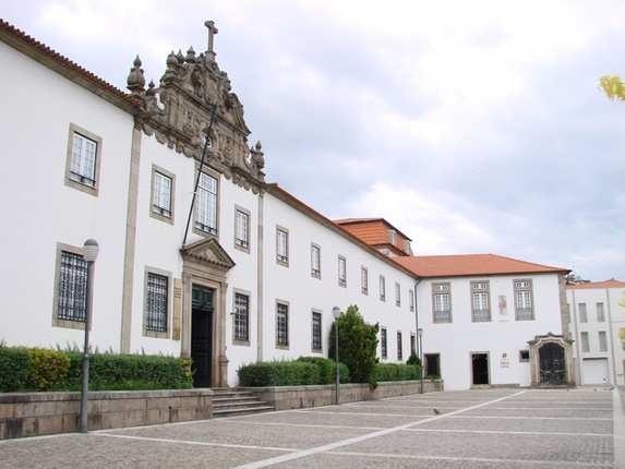 22 Museu Pio XII Largo Santiago, 47 4704-532 Braga 253 200 130 geral@museupioxii.