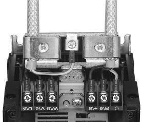 Montar esta presilha de fixação da blindagem do cabo de potência com os dois parafusos de fixação na unidade X6. 01469BXX Fig.