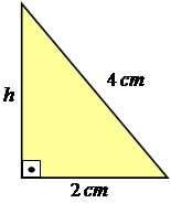 Como o valor da altura não está indicado, devemos calculá-lo, para isso utilizaremos o teorema de Pitágoras no seguinte triângulo