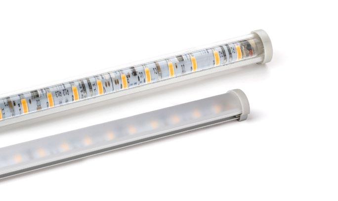 Limit Luminária em perfil de alumínio com fonte de luz LED incorporada. Difusor em acrílico fosco ou transparente com lente de 30.
