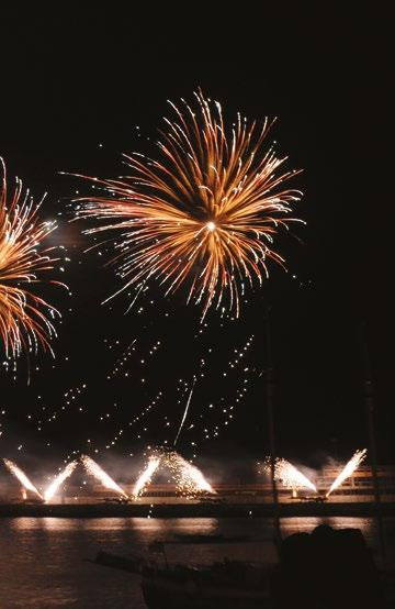 A Festa do Vinho Madeira realiza-se anualmente, durante as duas primeiras semanas de setembro, e constitui uma homenagem aos velhos hábitos da população madeirense, desde o início do povoamento da