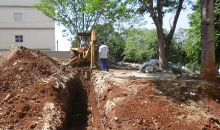 terreno; Drenos ou tubulações