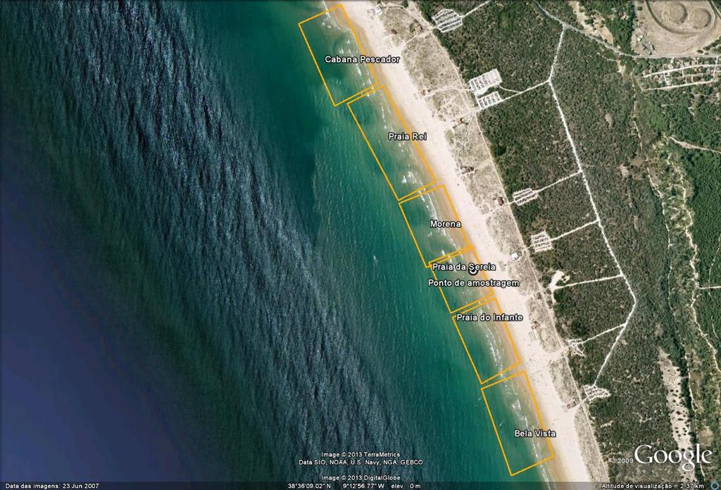 Delimitação da Água Balnear e Localização do Ponto de Monitorização Coordenadas do Ponto de Monitorização*: Frente ao apoio da praia da Sereia. Latitude 38,601365º; Longitude -9,210949º.