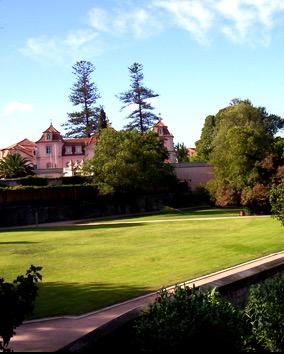 OEIRAS Jardins do Palácio Marquês de Pombal / Parceiro institucional da Academia dos Champs, por via do núcleo principal do projecto, localizado no bairro da Outurela-Portela, a Câmara Municipal de