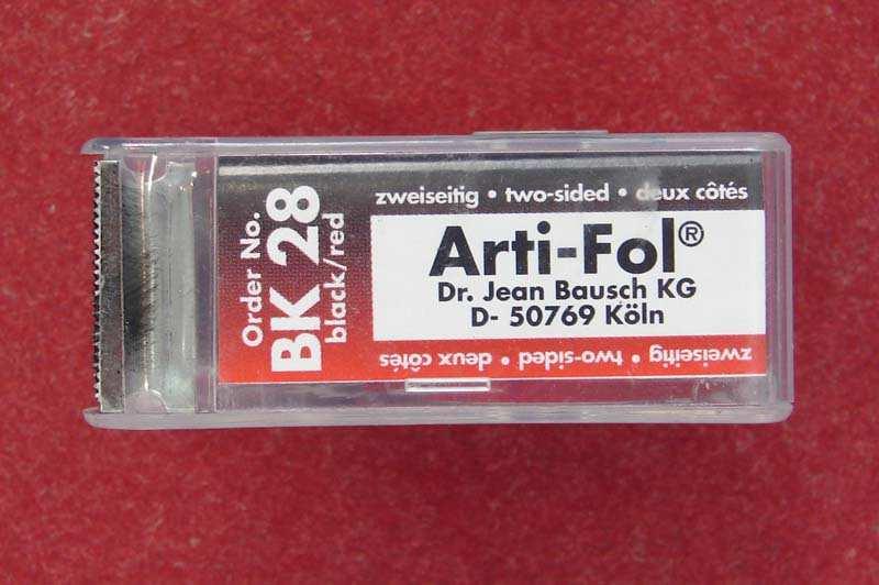 61 Articulating Film 12µ Black/red Bausch Imp. Ltda, Dr. Jean Bausch KG, da Alemanha (FIG. 4). FIGURA 4: Carbono utilizado na pesquisa.