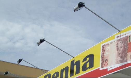 Aquisição de refletores, acessórios e material para iluminar as fachadas da Sede e escritórios regionais do Sebrae Rondônia de acordo com a cor temática das campanhas mensais do Governo Federal. 1.