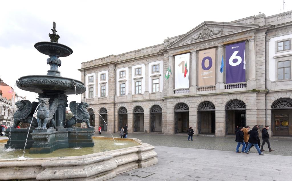 UNIVERSITY OF PORTO RECTORATE