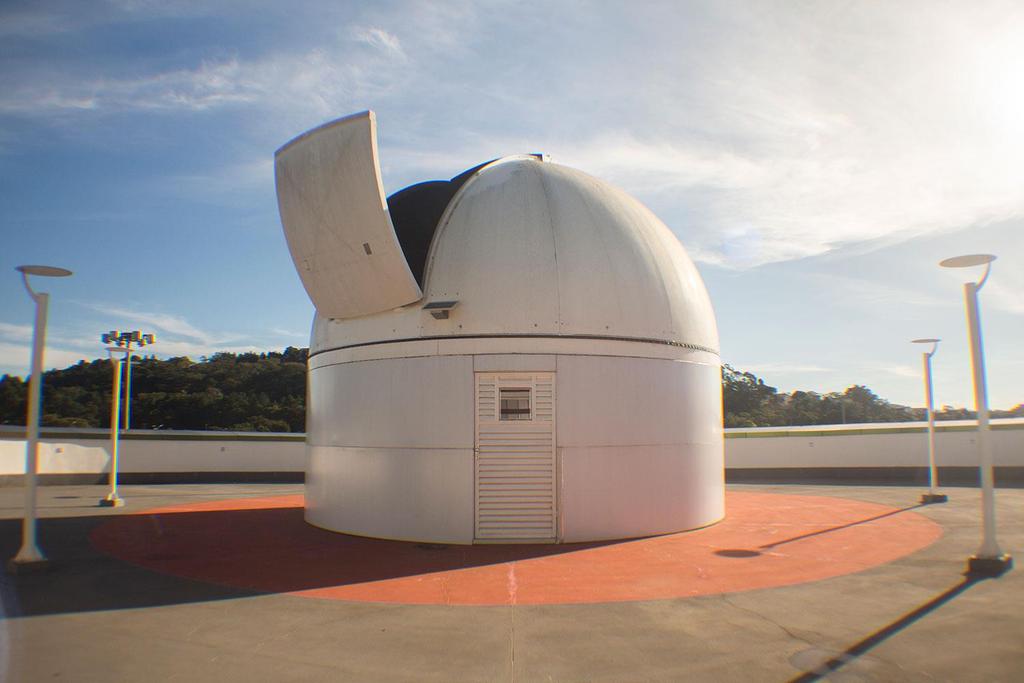 Observatório Astronômico É o local usado para observações e estudos de eventos terrestres e celestes usado por várias