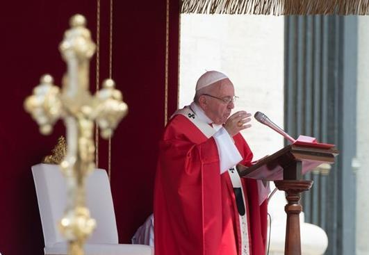 Papa Homilia do Papa na Solenidade de Pentecostes Apresentamos a seguir o Texto integral da Homilia do Papa Francisco durante a Missa, na Praça de São Pedro, por ocasião da Solenidade de Pentecostes: