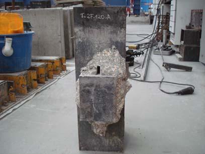 concreto e o conector de aço.