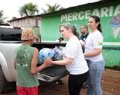 manhã para jovens em situação de vulnerabilidade social recebidos na Casa Lar Ester e Casa Resgate, ambas veiculadas a ONG Missionária Jovens com uma Missão (Jocum).