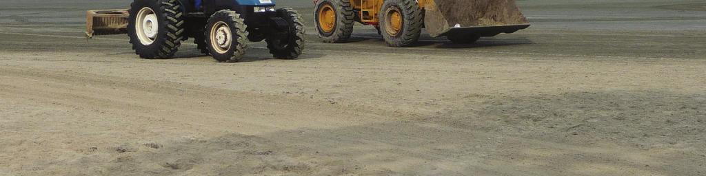 / 2014 Figura 185 Trator e escavadeira remobilizando areia
