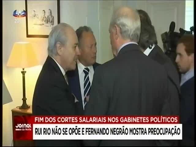 Já no PSD, o presidente do partido e o líder da bancada parlamentar têm opiniões diferentes.