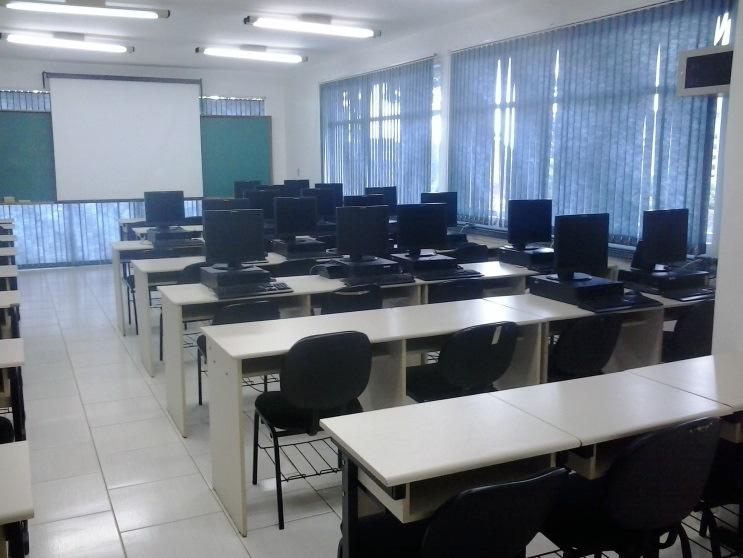 Esse laboratório serve exclusivamente aos alunos das disciplinas da 6ª Fase para práticas dos temas