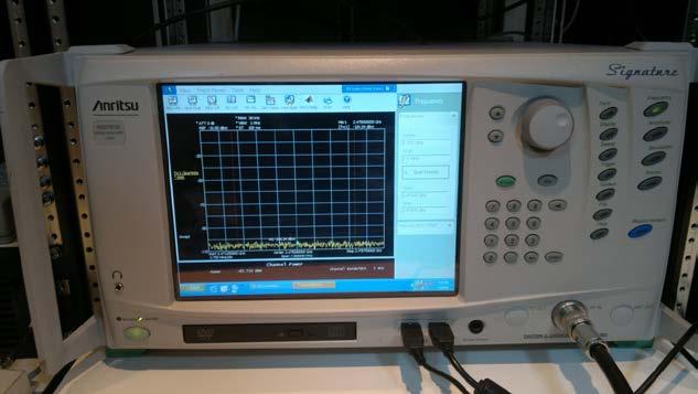 38 Figura 18: Analisador de espectro MS2781B Signature Anritsu As principais características do analisador de espectro MS2781B Signature da Anritsu são: Captação de sinais na faixa de 100 Hz até 8