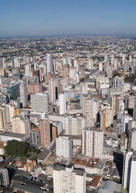 Transformação da Forma Urbana em Curitiba Cidade de grande porte localizada no estado do Paraná, Região Sul do país, que ocupa a posição de capital.