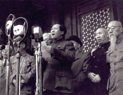 Revolução Chinesa (1949) Mao Tsé-tung (1949-1976): Medidas do governo socialista: Coletivização da terra