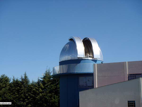 Dentro do Observatório Astronômico o astrônomo