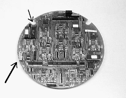 4.2 Sistema de comando A placa de comando está unida ao módulo de potência por dois cabos. 1. Um cabo de 4 pólos para o abastecimento de corrente eléctrica 2.