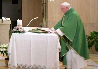 3, 4, 5 e 6 Papa Francisco falou sobre a importância de rezar bem. Pag.