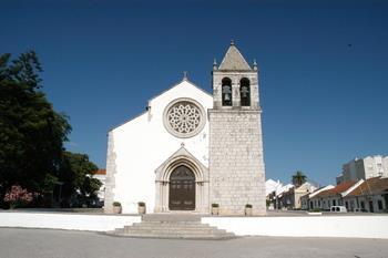 v) Regras e critérios de proteção do património arquitetónico e arqueológico No perímetro de intervenção do PARU encontram-se classificados três imóveis: Igreja de São João Baptista, Igreja Matriz de