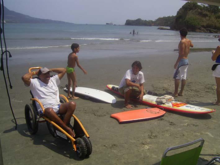 Turismo Social: Projeto Mão na Borda Sabemos que o surf foi e sempre será uma forma de lazer, cultura e entretenimento.