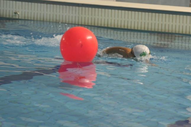 Podem também ser utilizadas piscinas de menor dimensão, adaptando-se a distância a percorrer às mesmas. Exemplo: Percorrer 16,66m em vez de 25m.