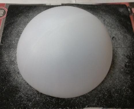 isolante, uniu-se duas metades formando-se um globo (Figura 11a), posteriormente foram