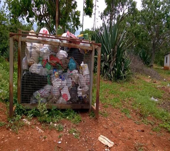 O município não possui Plano de Gerenciamento Integrado de Resíduos Sólidos (PGIRS). No entanto, o município é integrante do Consórcio de Saneamento Básico Central de Minas (CORESAB).