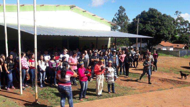 dependências da Escola Mbo EroyTupã i Arandu Reñoi, onde os acadêmicos foram divididos em dois grupos conforme sua área de atuação.