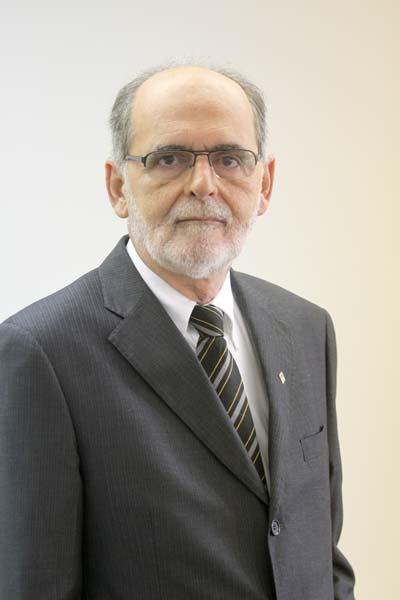 Dr. Carlos Vital Tavares Correa
