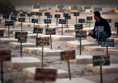 Ed Ou/Getty Images/CICV Conflitos armados Segundo o Direito Internacional Humanitário (DIH), os restos mortais das pessoas que morreram durante um conflito armado devem ser tratados com dignidade e