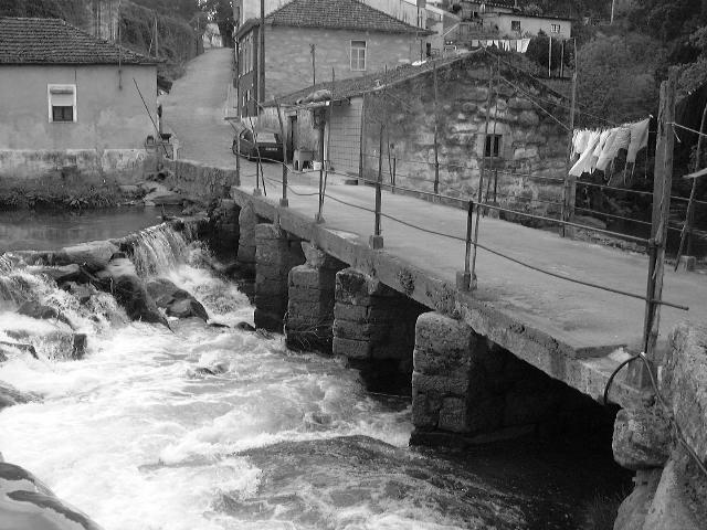 XVIII, XIX Conjunto de pontes em granito que surgem muito próximas entre si.