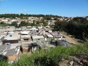 O núcleo residencial Genesis, a jusante, é uma ocupação que passa por intenso processo de urbanização e qualificação, principalmente com a requalificação das margens do Ribeirão Anhumas tornando-se