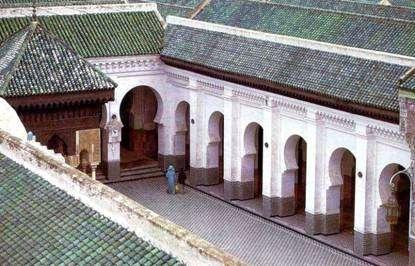 Mesquita de Qarawiyyin (859/1135, Fez Marrocos) As MESQUITAS (mezquitas) constituem-se em locais de culto