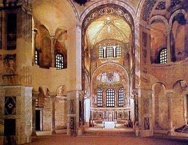 Seus palácios reais e imperiais desapareceram, mas sobreviveram as igrejas bizantinas, cujos