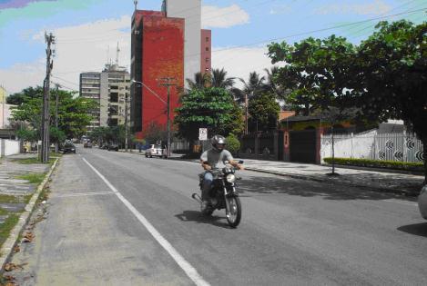 Segmentos da Avenida Prefeito Roque Vernalha (à esquerda) e da Rua Rodriguez Alves