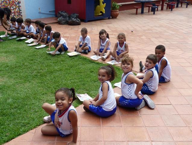 Fazendo Arte Com as mãos tocamos o que está