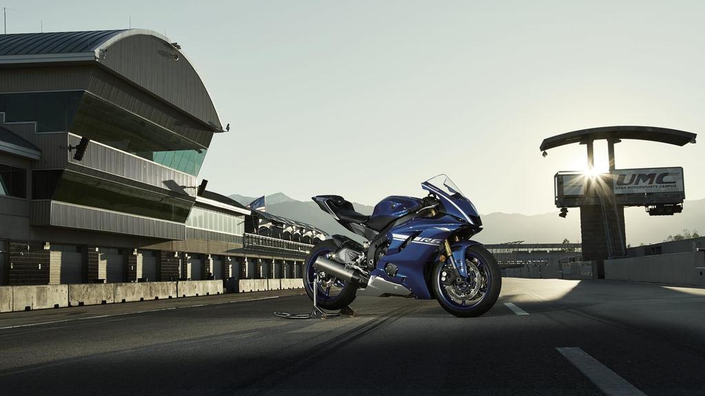 Estilo aerodinâmico com controlo da próxima geração Com a sua tecnologia avançada e carenagem aerodinâmica, a nova YZF-R6 leva o design Supersport 600 a um novo extremo.