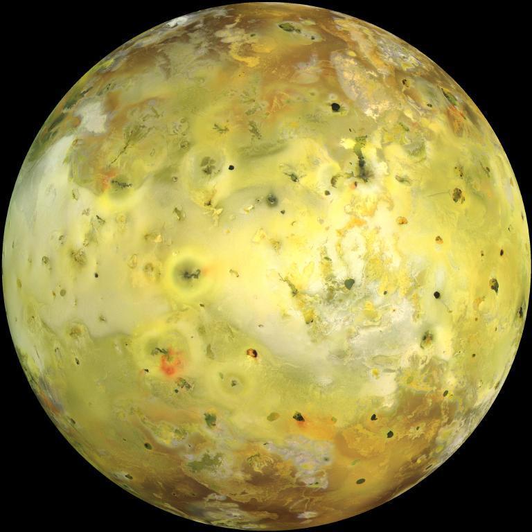 Vulcão ejetando matéria a uma altitude de 100 km (sonda Galileo) Júpiter - Io Io é um pouco maior que a Lua.