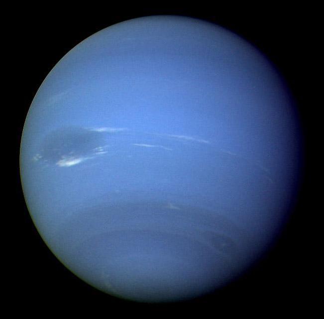 Netuno O planeta foi descoberto a partir de perturbações gravitacionais em Urano.