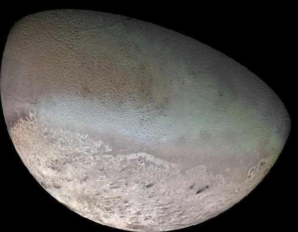 Netuno - Luas Netuno possui, no mínimo, 13 luas. A maior de todas se chama Tritão e foi encontrada apenas 17 dias após a descoberta de Netuno.