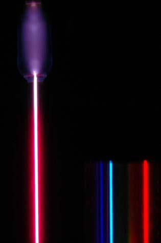 O modelo de Bohr explicou as raias espectrais, cohecidas para o átomo de